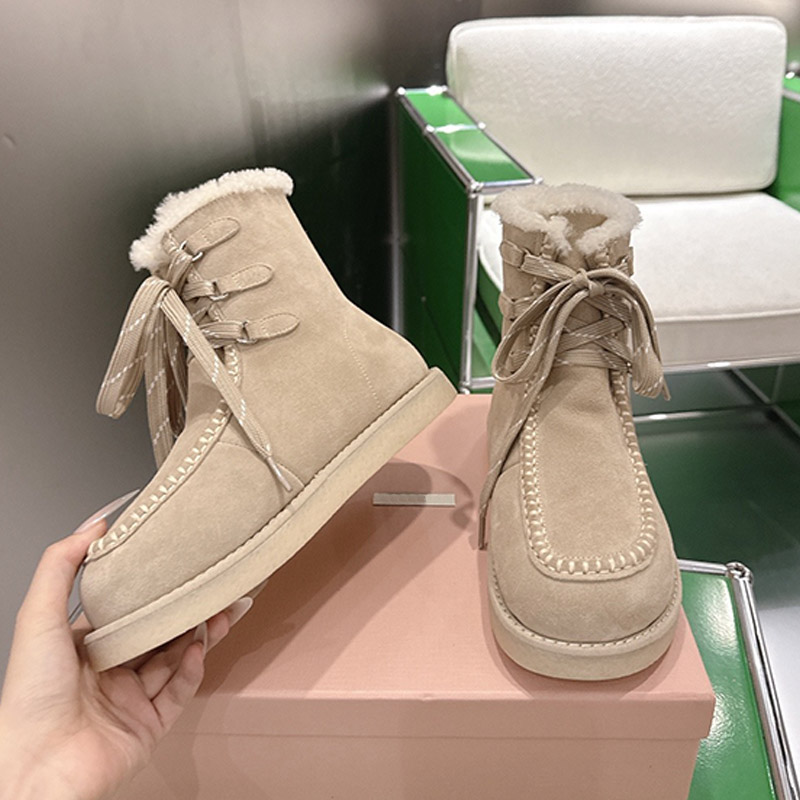 Luxury Womens Designer Desert Beige Suede Booties Shearling Lining Laces Closure Platform Ankle Boots Fashion Metropolis Street Photography Flat Bot