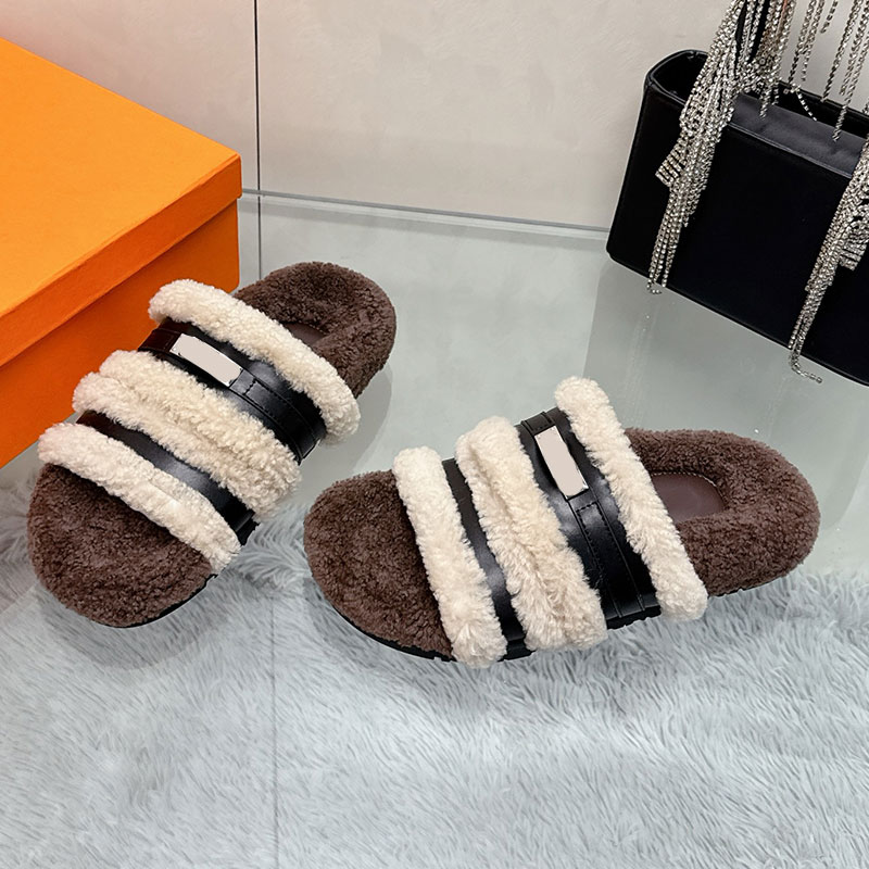 Luxury Shearling Oz Mule Designer Sandali da spiaggia per le vacanze Pantofole da donna con fibbia in metallo per esterni Ladie Fashion Slides Suola