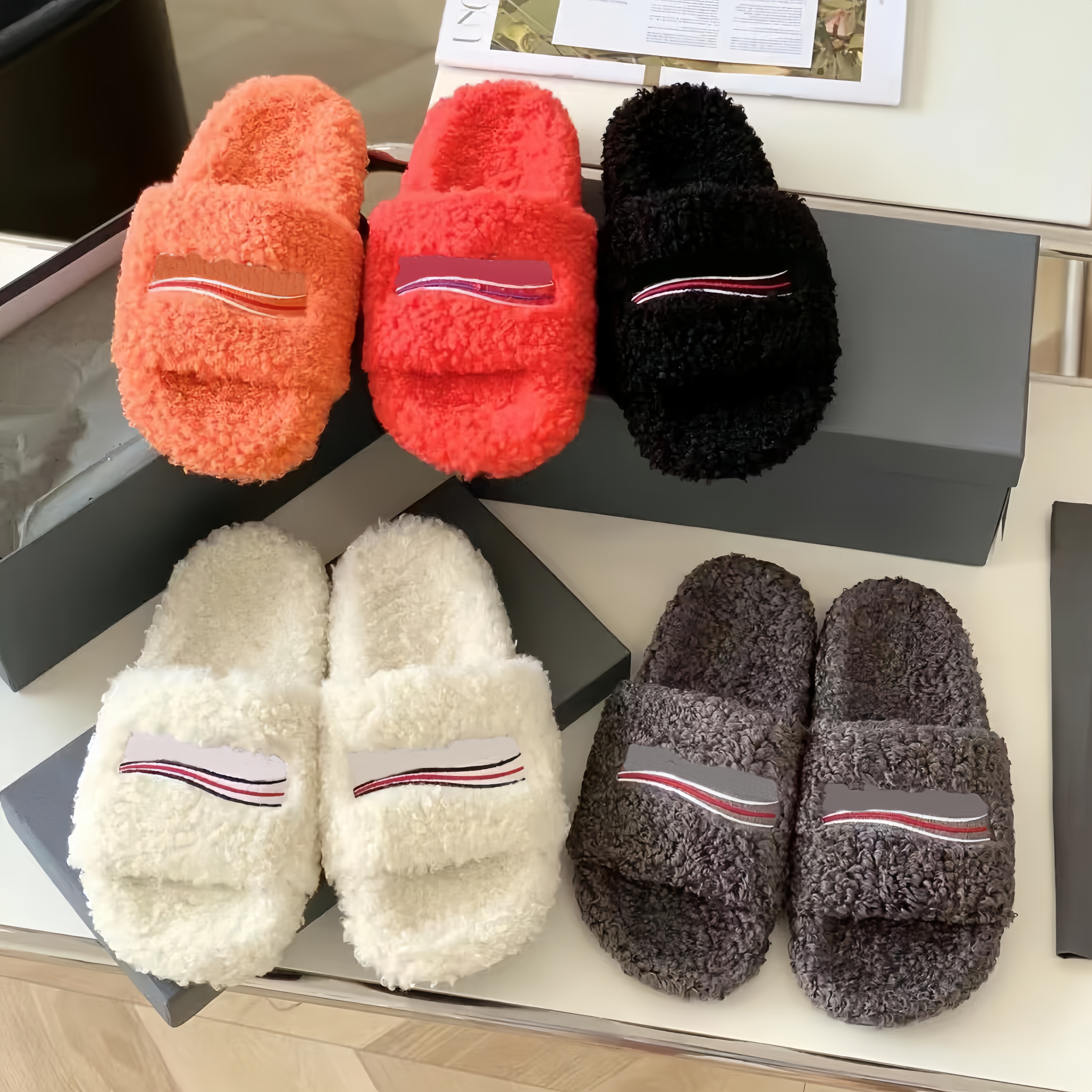 Womens Fur Slides Designer Slippers Furry Slide Mules Sandals Winter Comfortable Flip Flop Slipper black White burgundy paris logo embroidered Women
