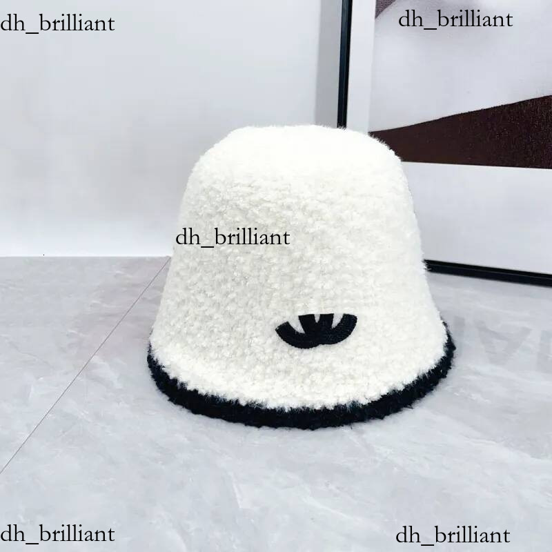 teddy luxury men women designer wide Brimmed hat St beanies plush furry embroidery Fisherman cap Hare fur warm bucket hats EXW2511253 M260814 Hot