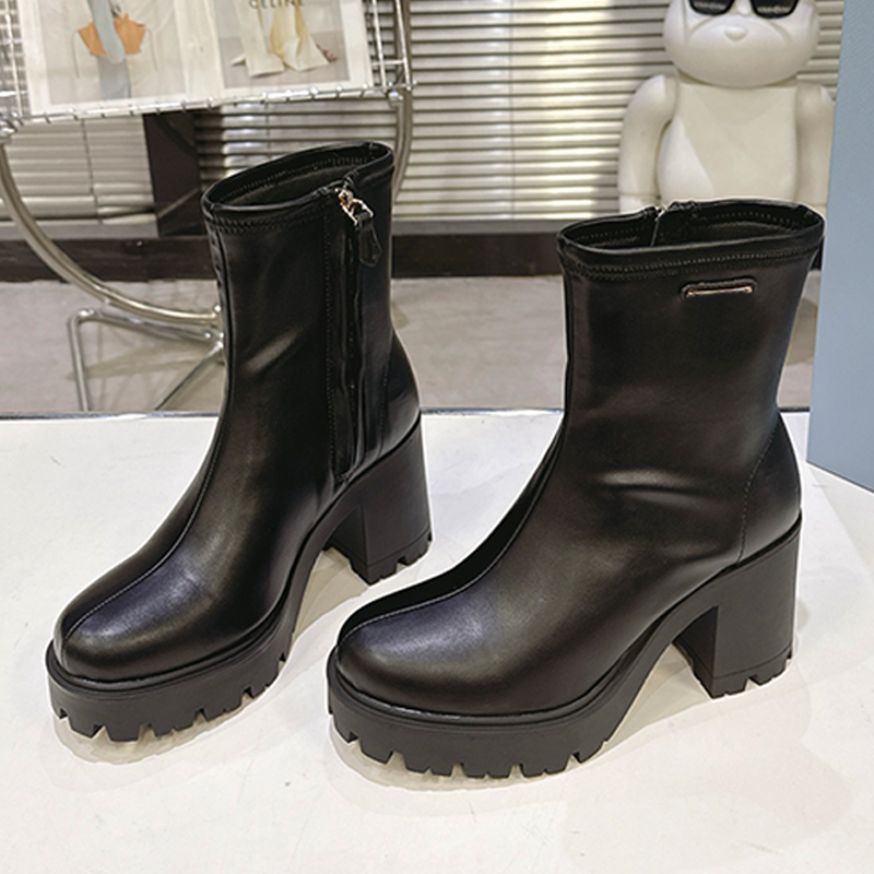 Womens Elastic Leather Ankle Boots Designers Side Zipper Chunky Rubber Platform Sole Booties Luxury Enameled Metal Logo Block Heel Short Boots Rubbe