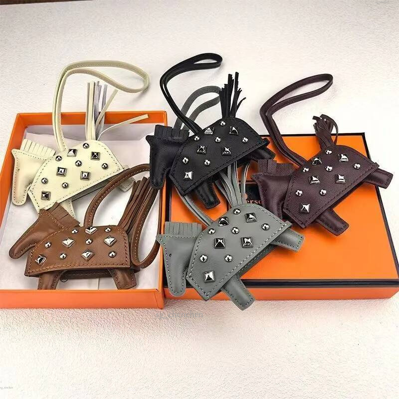 2026 Porte-clés Boulon Longes Convient au sac de charme de tête de cheval Pendentif H Too Speed Luxury Desinger Cheval Porte-clés Sacs à boucle d