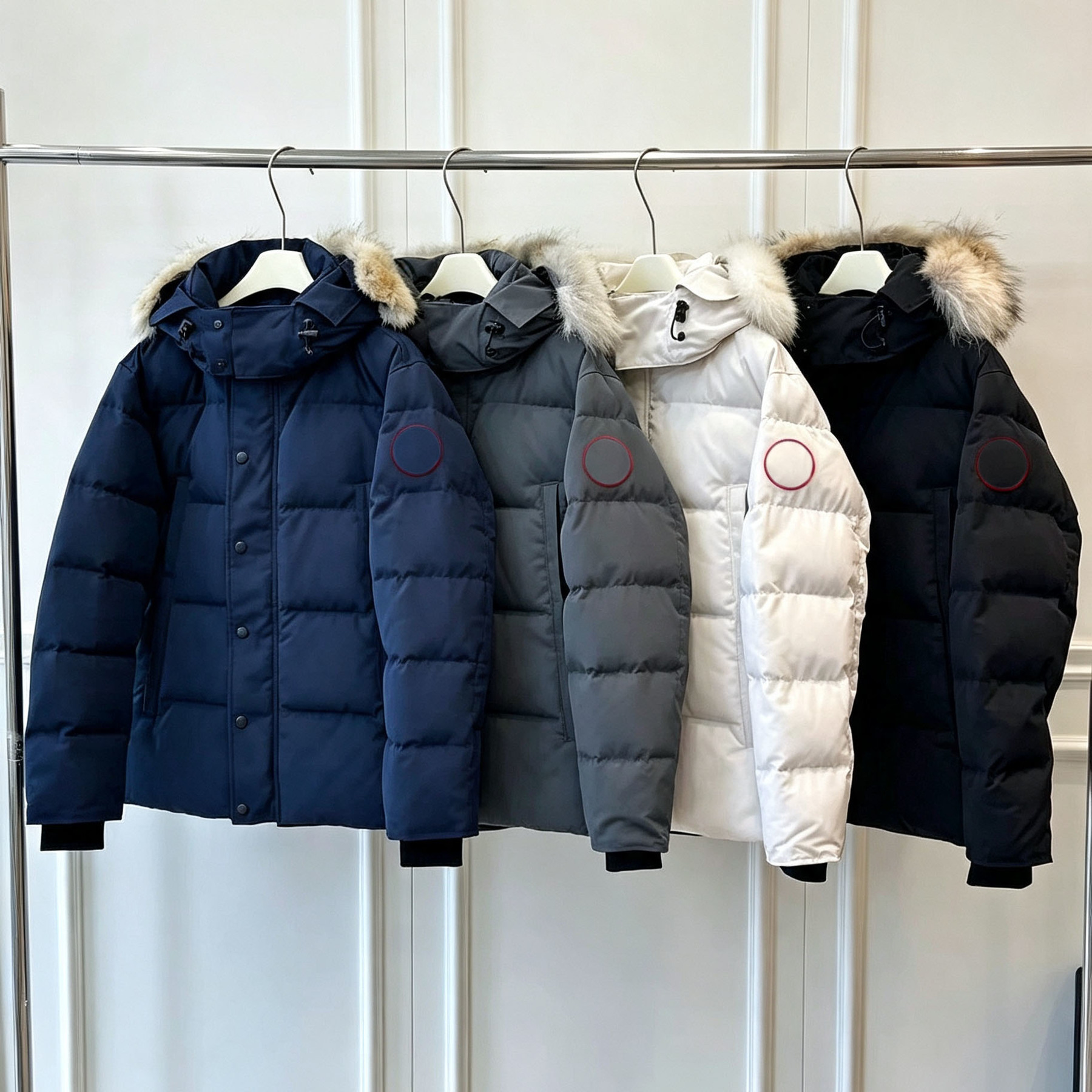 Designer Mens Winter Jacket Doudoune Jacket Wyndham Parka Homme Warm Outerwear Wolf Fur Hooded Fourrure Manteau Jacket Coat Hiver Black Badge Jacket