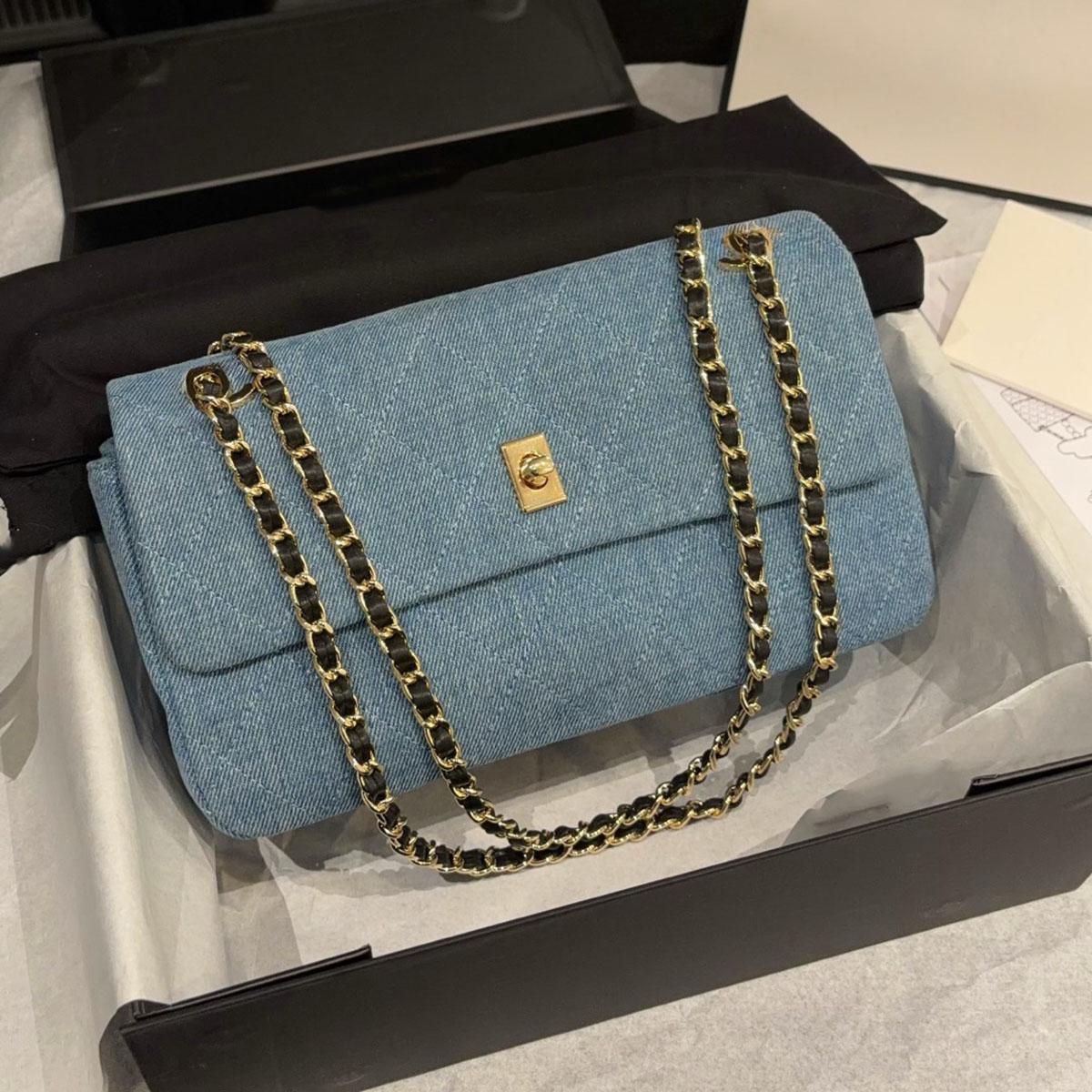 Trendy Quilted Denim Suede Flap Bag Womens Leather Chain Shoulder Purse Vintage Designer Style Crossbody Handbag High End Fashion