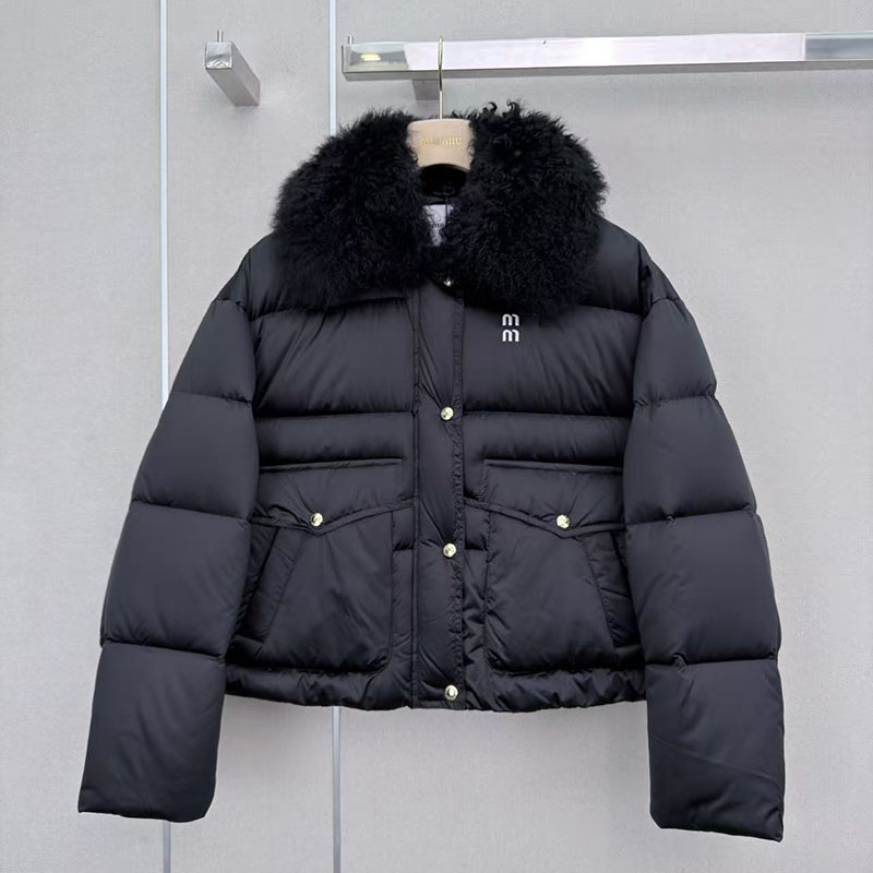 2026 Women's Designer Down Jacket with Fur Collar, Buttoned Short Design, Thickened Outerwear, Warm Winter Coat
