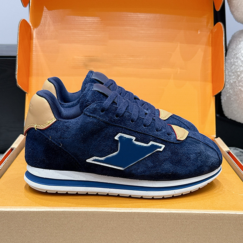 Fashion Designer Womans BUTTERSOFT Sneaker Top Luxury Suede Calf Leather Lace Up sneakers Mens Womens Outdoor Street Photography Wearing Sports Shoe