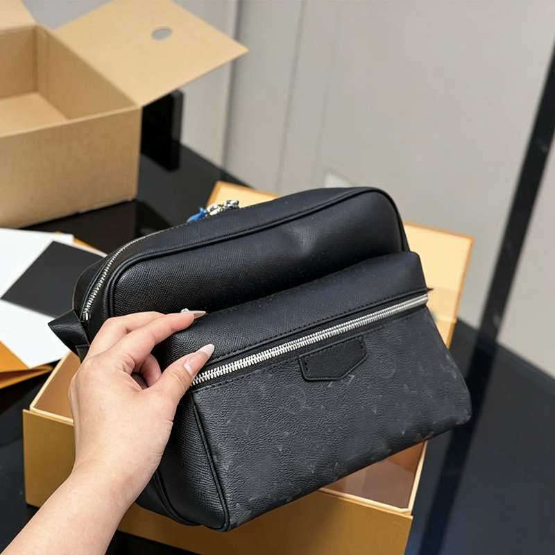 Sacs à main à bandoulière de designer pour hommes en cuir noir vintage Sac messager à poche zippée sur le devant Sacs à bandoulière à large sangl