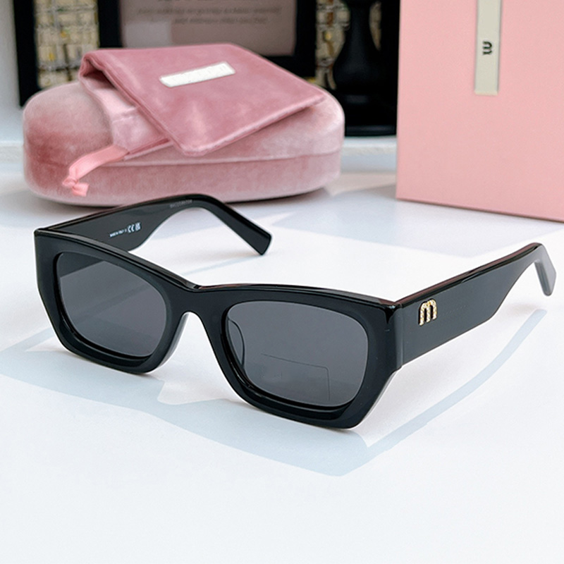 Women Designer Rectangular Sunglasses SMU09 Fashionable acetate black frame Grey nylon lens Diamond lettered logo Luxury occhiali da sole donna With