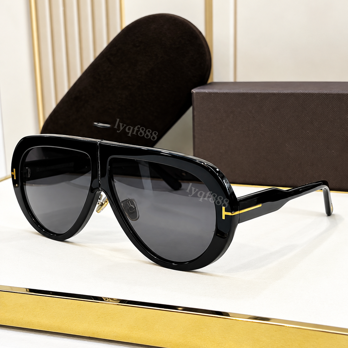 1. Designer Pilot Sunglasses for Men Women Retro Oversized Black Frame Tinted Lens Luxury Fashion Eyewear UV400 Sun Glasses lyqf888