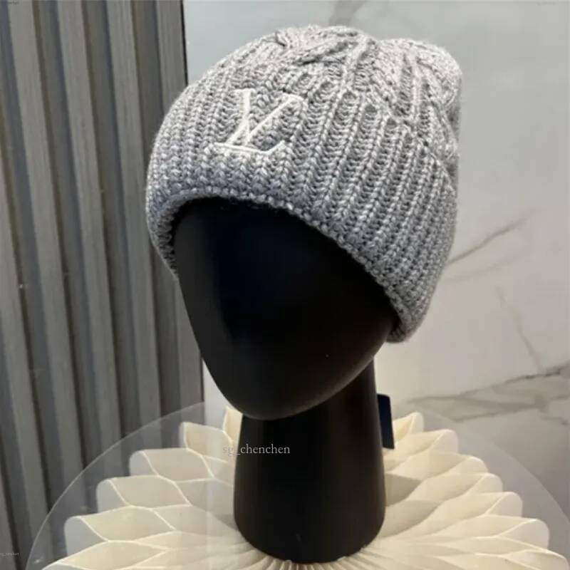Beanie knitwear Classic bonnet design leisure beanie hats womens Winter warm knitted hat fashion beanies fhat for Gifts Nice