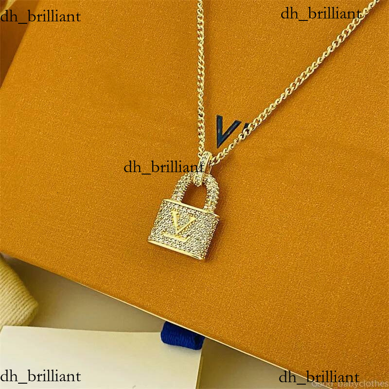 lock Pendant Necklaces designer necklace Fashion Woman gold silver Chain Brand Designer Jewelry Mens Womens Accessories Hot