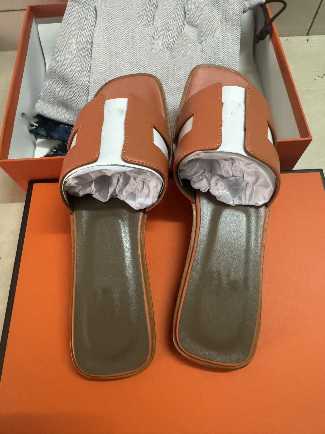 Sandali piatti vuoti con punta quadrata da donna di alta qualità 10A, infradito casual in vera pelle con una striscia