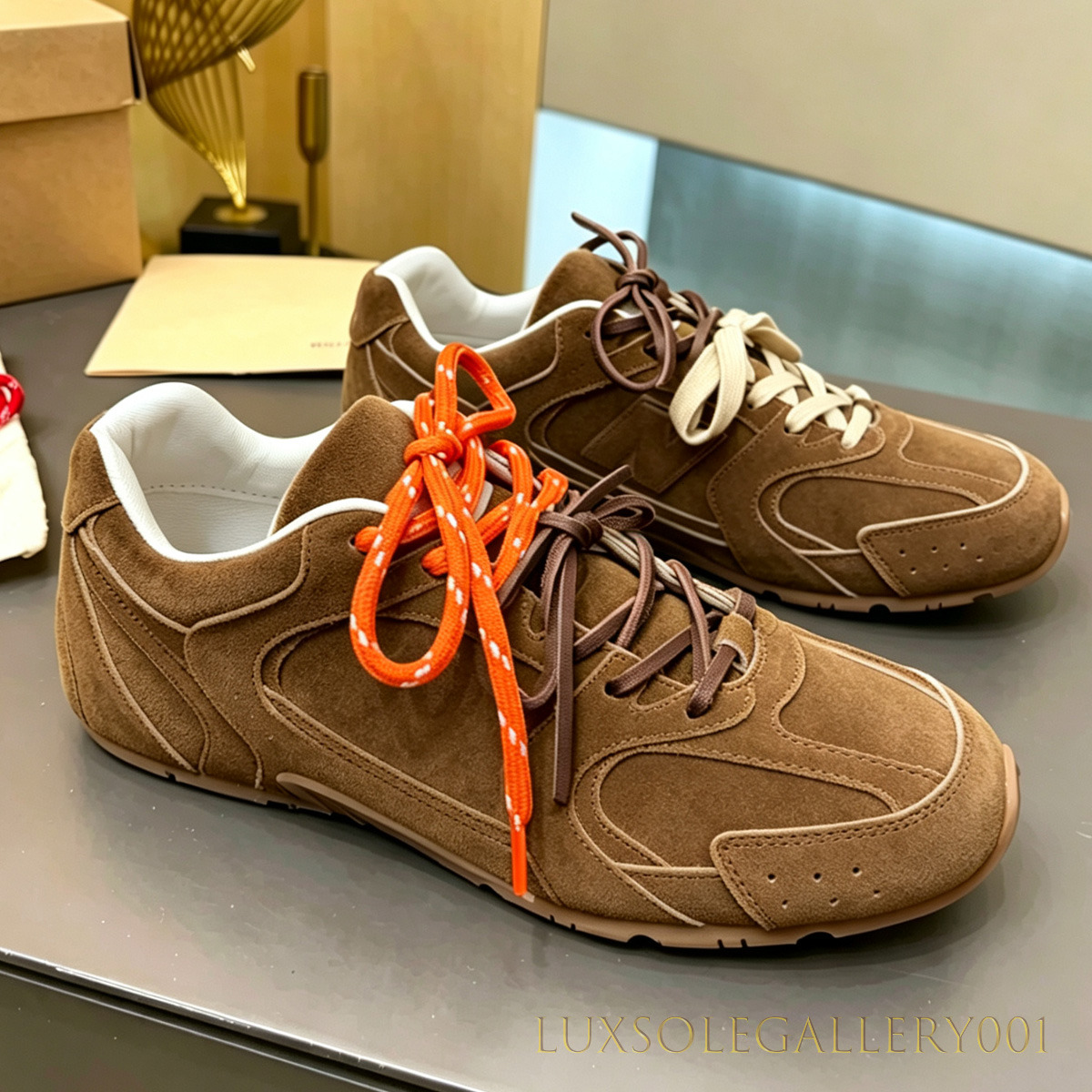Designer Men Women Retro Brown Suede Sneakers Casual Running Trainers Vintage Athletic Trainers With Multi-color Laces Fashion Low Top Daily Walking