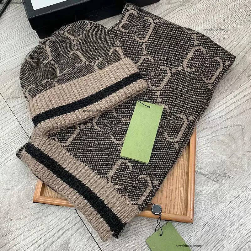 Luxury Set Men's and Women's Printing Hat Fashion Design Elastic Letter Scarf Couple Luxurious Multicolor Windproof Warm Headwear