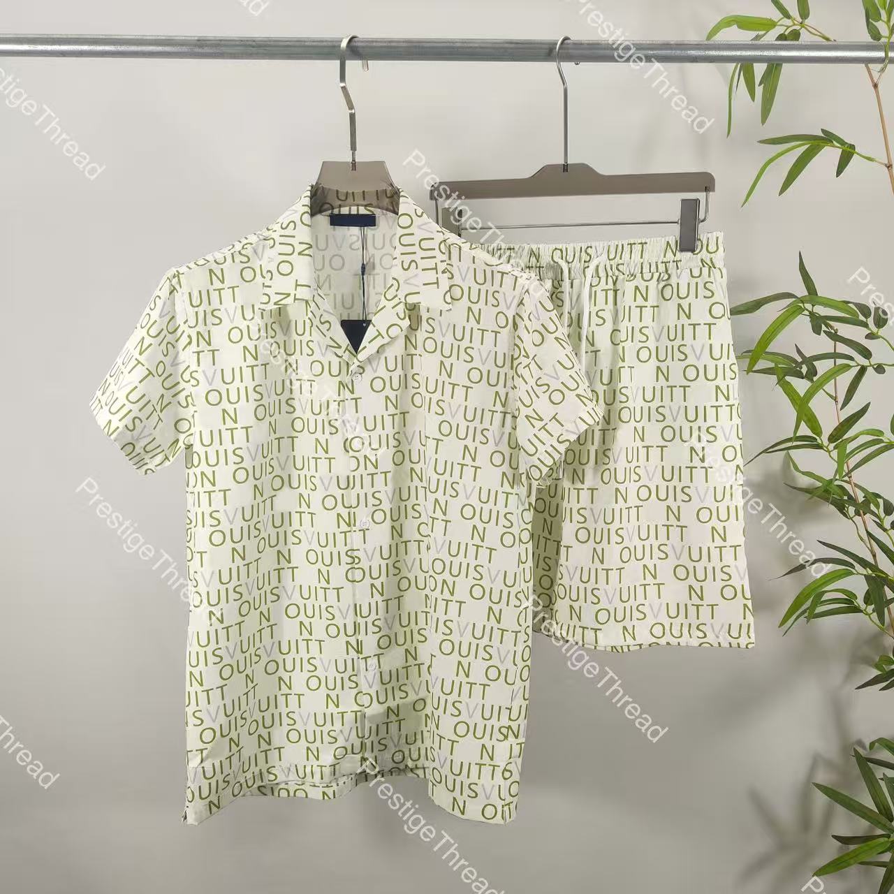 2026 Lente/Zomer Nieuwe Casual Overhemdset met volledig letterpatroon Designeroverhemd en shorts Trainingspakken voor heren