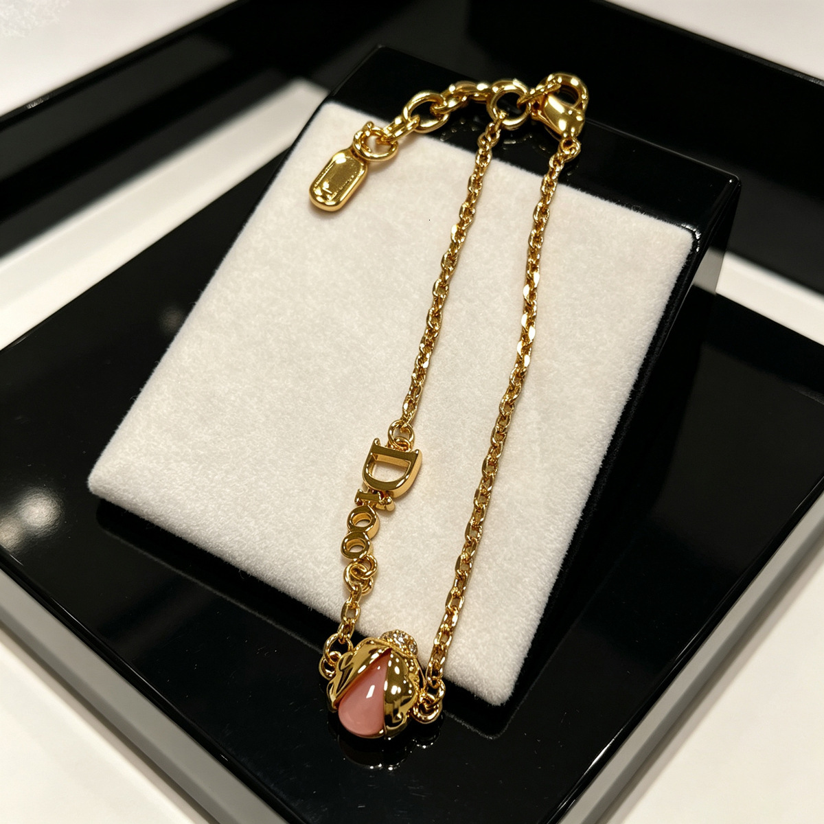 Designer European American ins-style high-end luxury ladybug necklace, simple and fashionable collarbone chain, mother-of-pearl pink bracelet, direc
