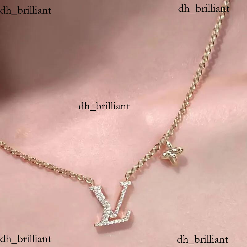 Designer Or Pour Femmes Pendentif Élégant L Colliers De Haute Qualité Bijoux De Mariage Lettres Bijoux Cadeau De Fête Collier Chaîne 00B4 Chaud