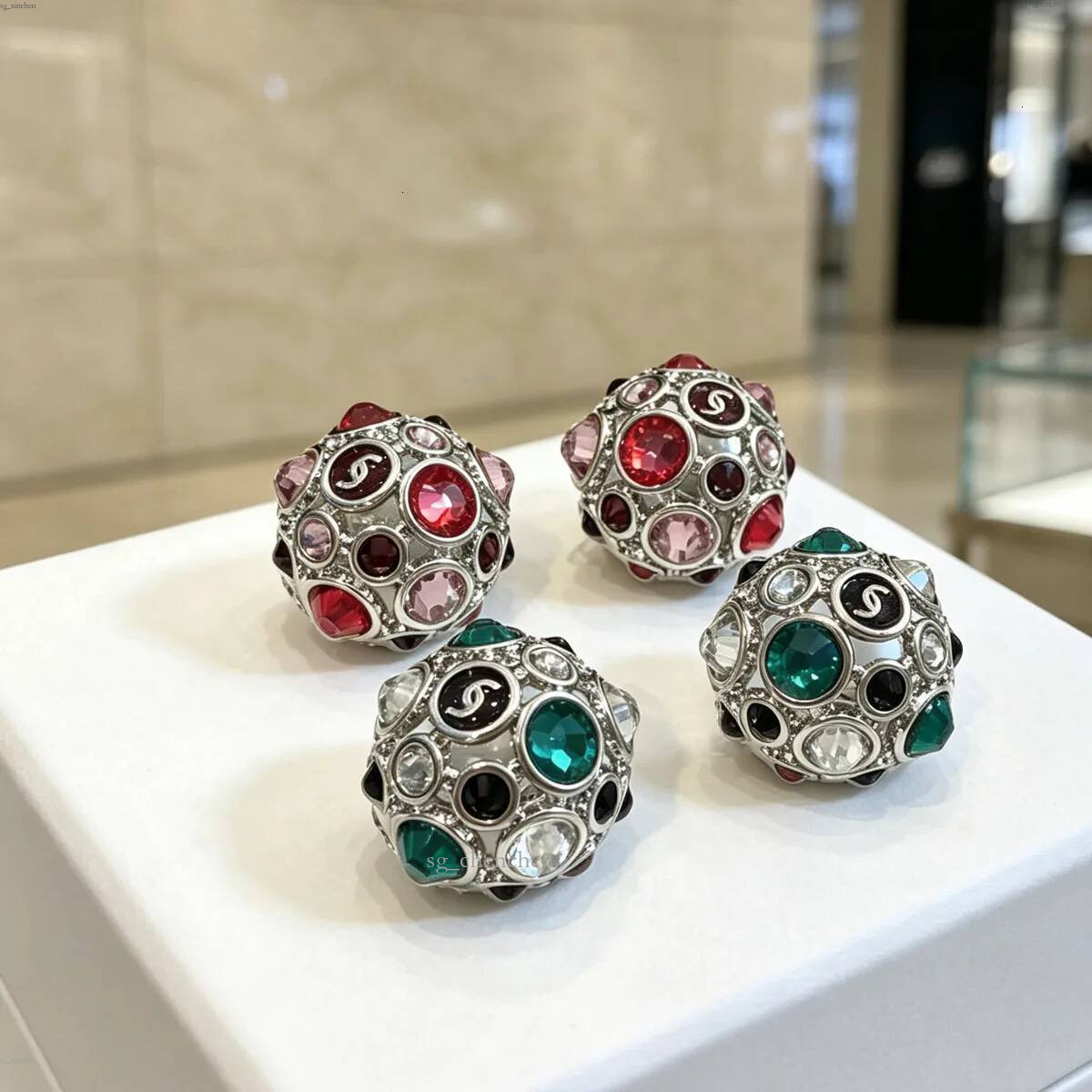 26 Nouvelles boucles d'oreilles en pierre précieuse creuse en demi-cercle une touche de luxe à la mode haut de gamme élégant classique polyvalent