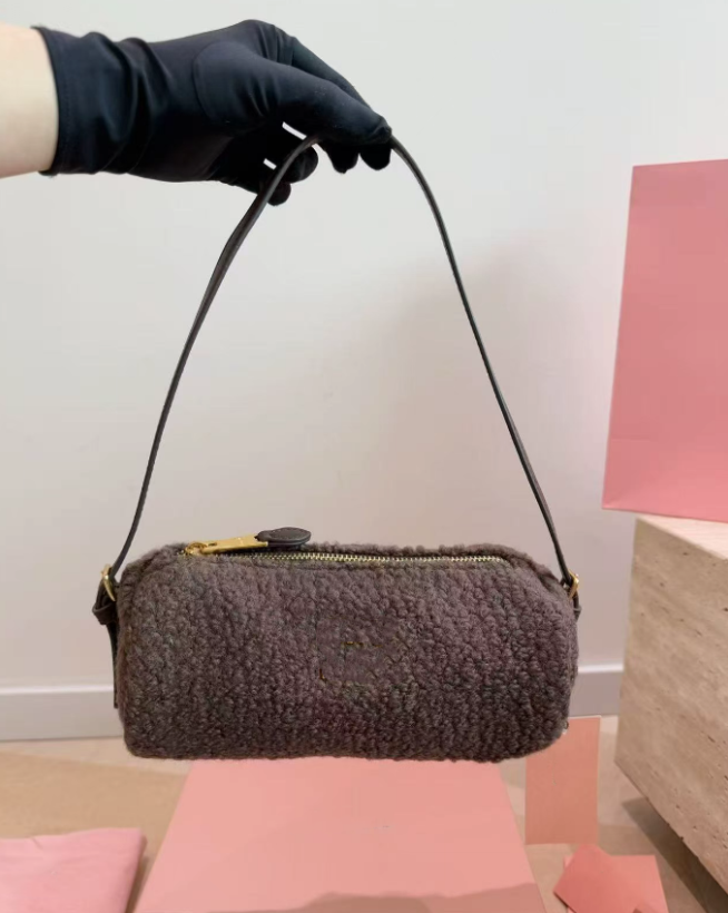 Plush Fluffy Designer Small Size MM Bowling Bag Boston Bag Pillow Bag Fashion Luxurious Bag Shoulder Bag Handheld Bag Fashion Small Square Bag Mini