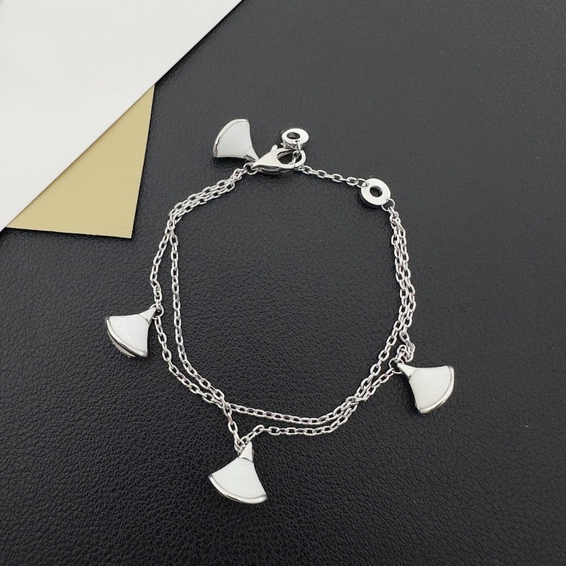 Bracelet de luxe plaqué or 18 carats en forme d'éventail, bracelet à breloques en nacre, bracelet à chaîne double couche pour femme, classique, d