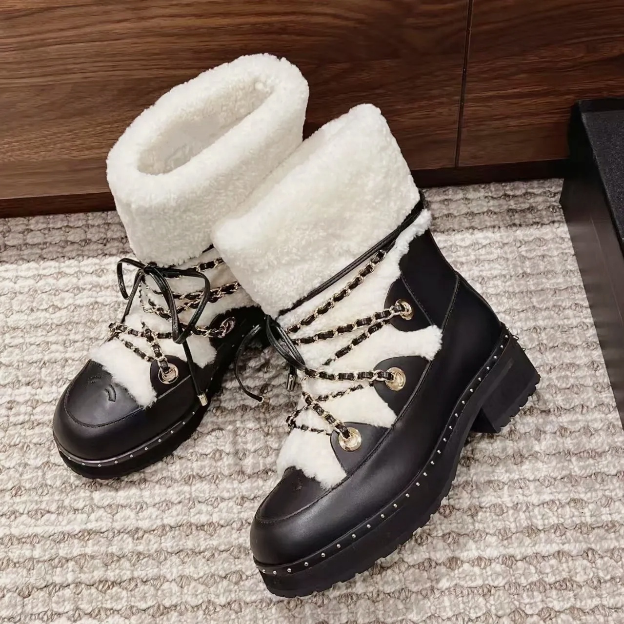 Womens Luxury leather Casual booties Lady Winter Mini Ankle Snow boot combat wool boots Designer shoe suede Fur Boot Furry Knee Wedge lace up Fall P
