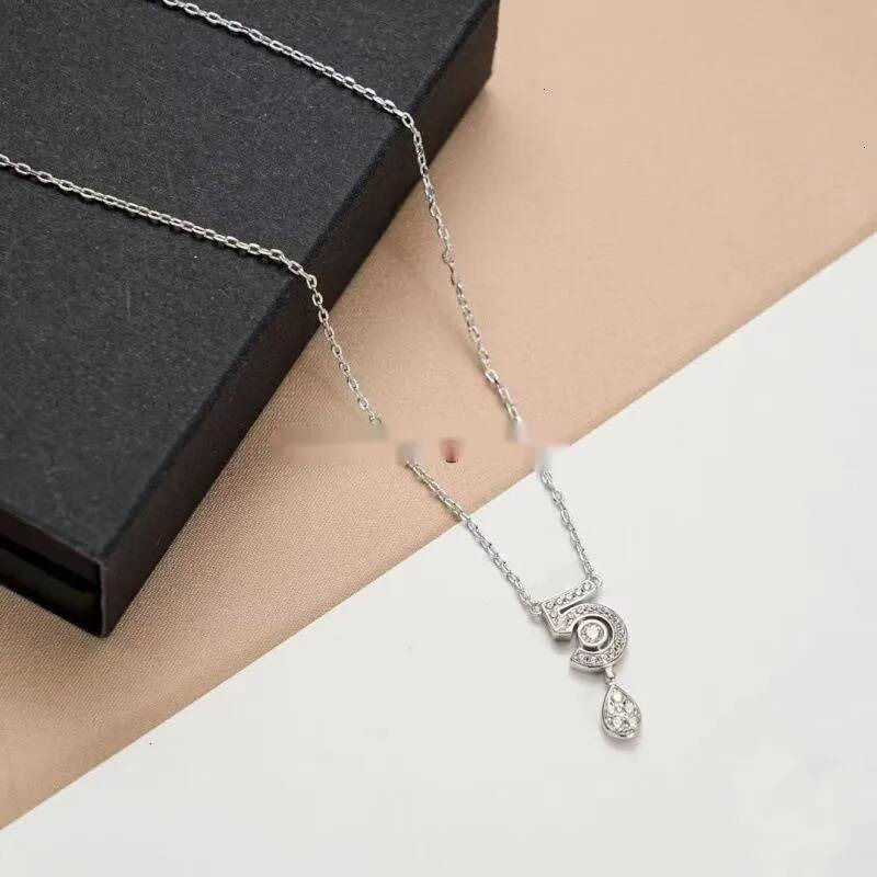CC colliers femmes sans collier en argent sterling plaqué avec platine C marque numéro 5 pendentif diamant complet clavicule