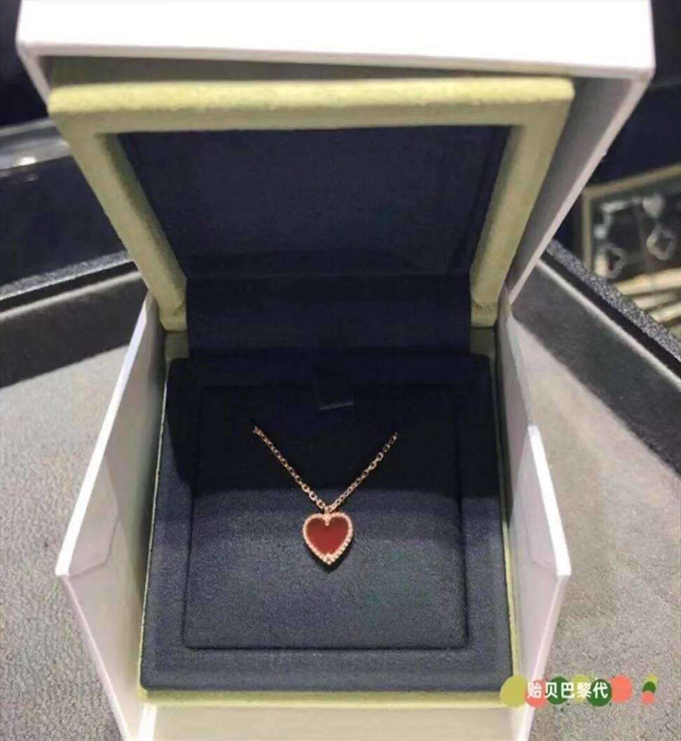 Amour coeur trèfle Saturne or hommes chaîne cleef collier designers bijoux de luxe pour les femmes cadeaux de fête cadeaux de Noël
