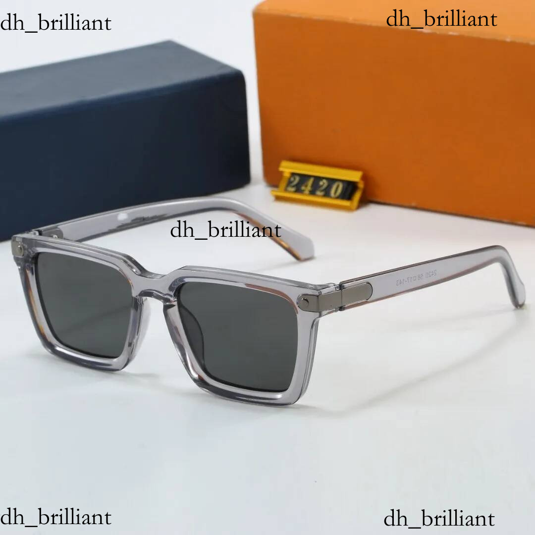 Top designer Luxury Sunglasses for women and Men Eyeglasses Outdoor Shades Big Square Frame Fashion Classic Lady Sun glasses Mirrors Quality02 Ho