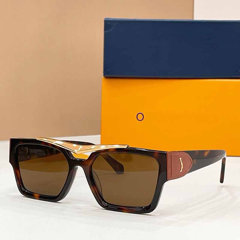 Fashion Chunky Square Sunglasses For Men Z1759LU Clear Frame Gradient Brown Lenses Gold Metal V Brow Bar Elegant Shades For Beach Holiday Party Trav