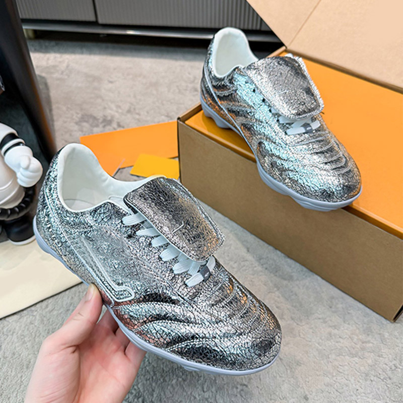 Spring Summer Fashion Runway Soccer Shoes Metallic Texture Lace Up Sneakers Flip Up Tongue Design Retro Womens Low Cut Walking Shoes