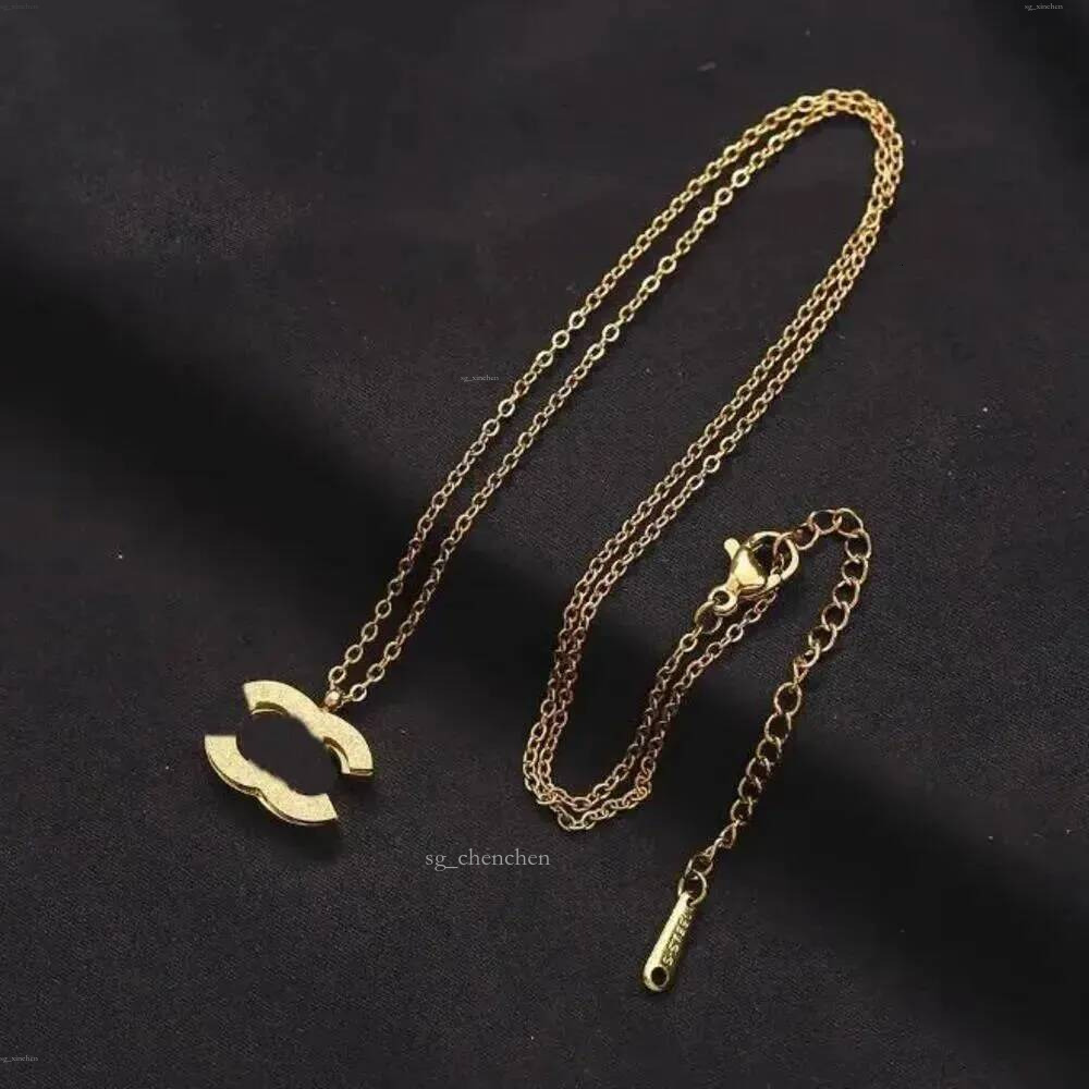 Pendentif Colliers 20style Designer cc mode collier de luxe plaqué or cristal strass pull chan collier pour bijoux de mariage QQ2