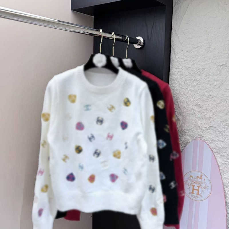 Women's Sweaters designer New autumn and winter red, round-neck, loose-fitting sweater, versatile knit top, embroidered sweater for women