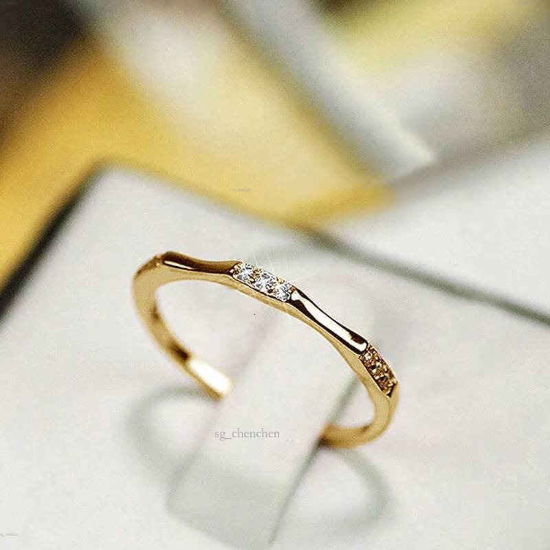 Women Wedding 925 sterling silver plated with 14K gold 9 small diamonds slender diamond platinum crystal luxury jewelry ring