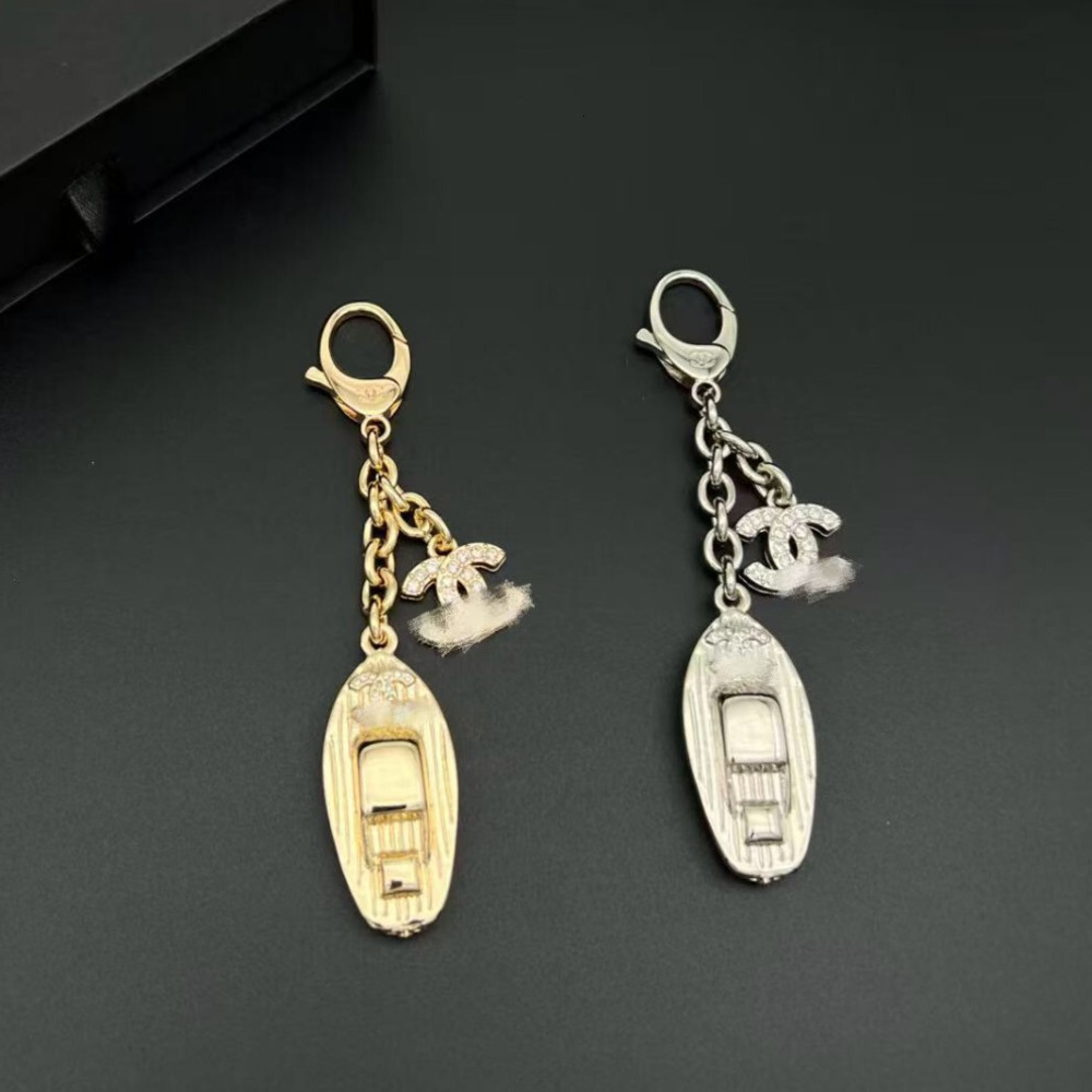 Keychains Lanyards New Brand keychain gold / silver available with luxury chain and small CC 1080545