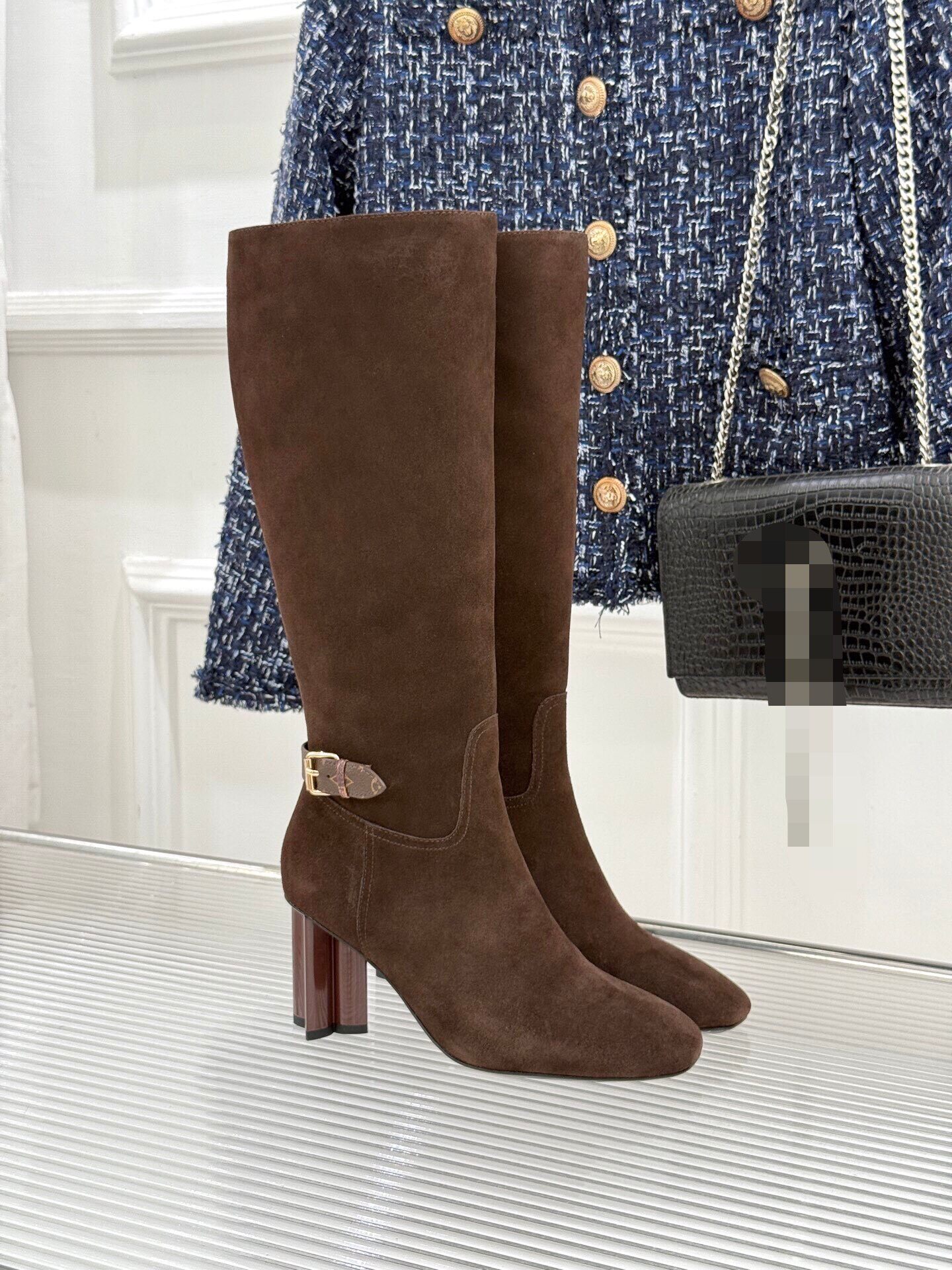 knee high boot woman designer block heel point toe zipper buckle leather luxury comfortable black brown gold retro modern work casual vintage fashio
