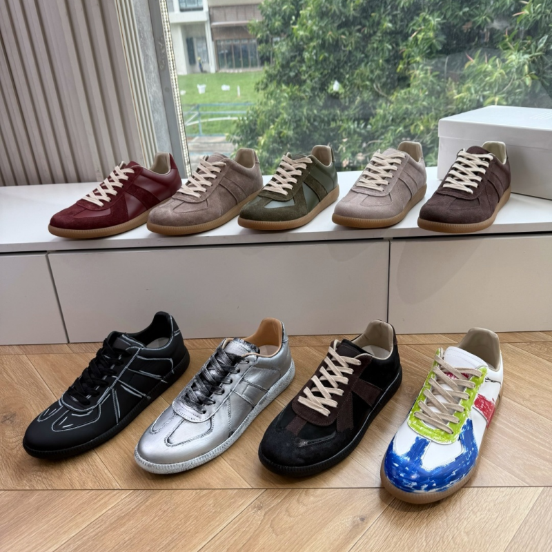2026 New Unisex Retro Sneakers Classic Low Top Flat Casual Trainers All Season Daily Walking Lace Up Shoes