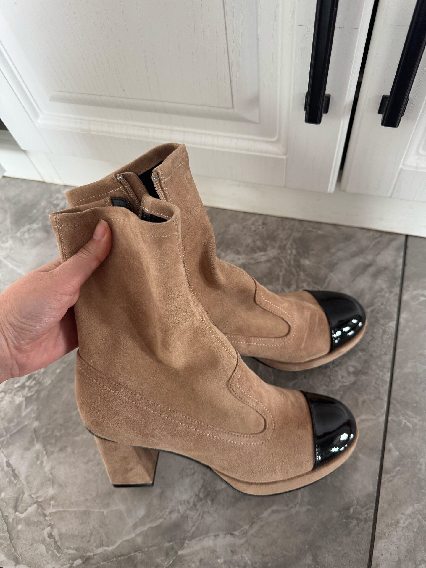 boot designer woman block heel matte glossy leather round toe zipper work office city luxury comfortable red black green gold retro modern casual fa