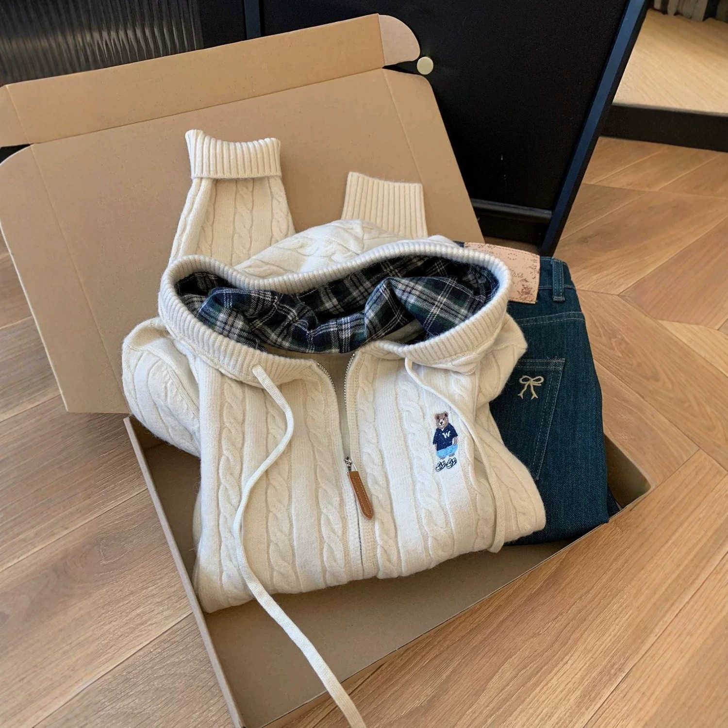 Embroidered bear hooded double-zipper cable-knit thick sweater cardigan for women loose and casual style autumn and winter L26108