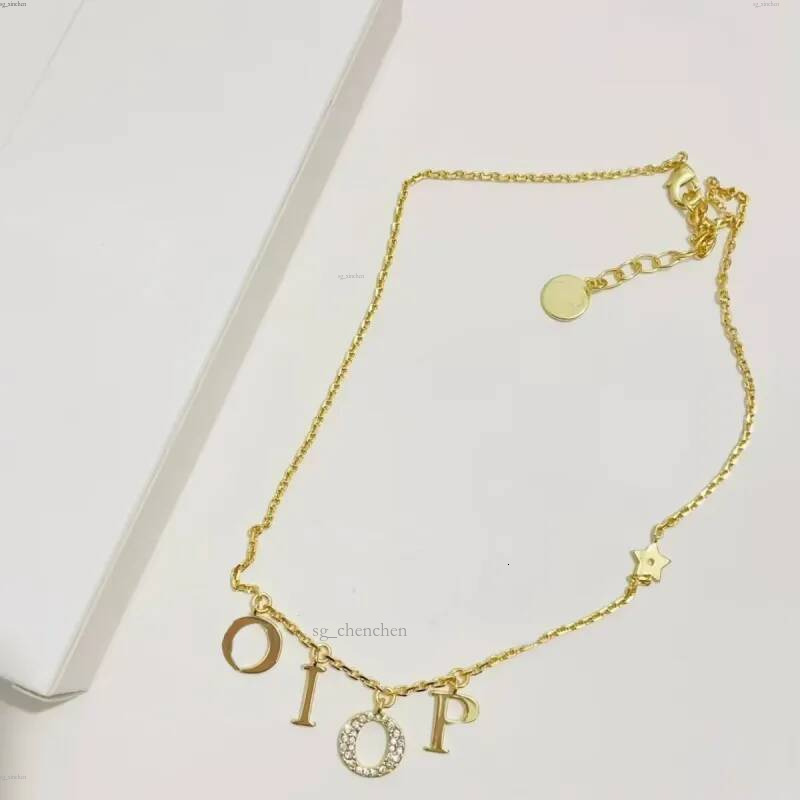 Collier avec pendentif en diamant pour femmes, lettre exquise, Simple, brillant, élégant, bijoux de styliste pour dames, dd028