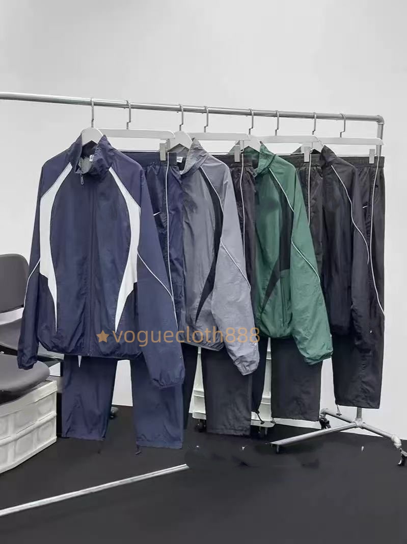 2026 mens tracksuit Designer 2 Piece Set tracksuit mens Windproof Nylon Windbreaker Jacket Pants Quick Dry Sportswear Stand Collar Running Gym Athle