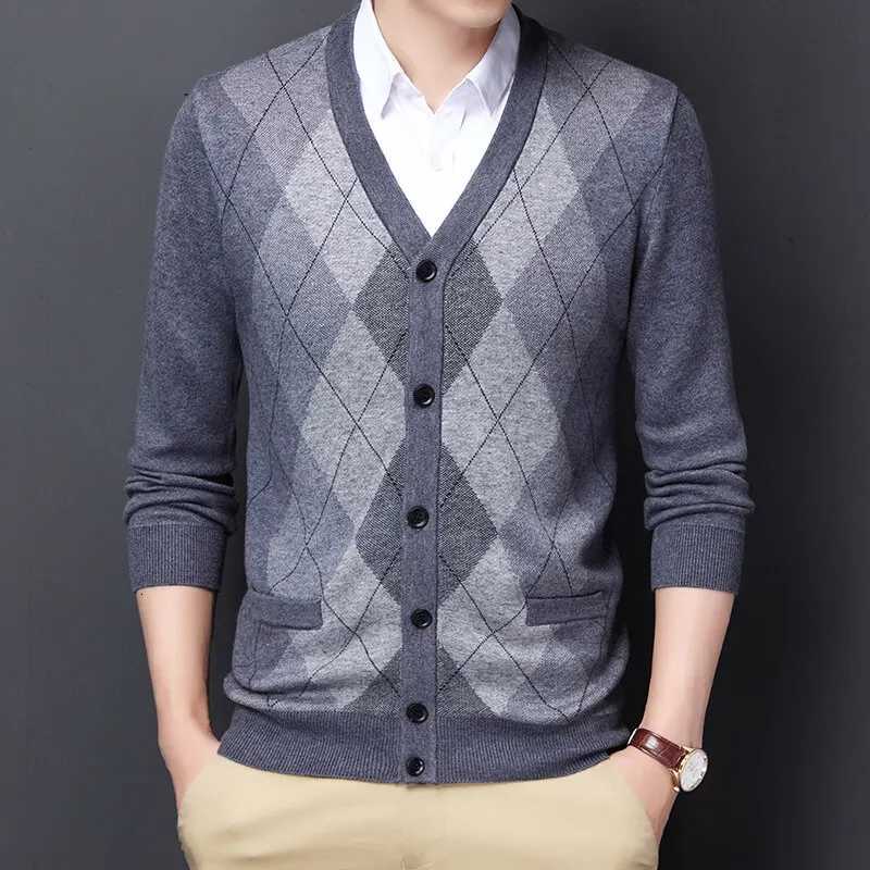 Men's Sweaters Spring Autumn Men's Argyle Patchwork Knit Cardigan Fashion V-Neck Smart Casual Knitted Sweatercoat Men Slim Fit Sweater Car