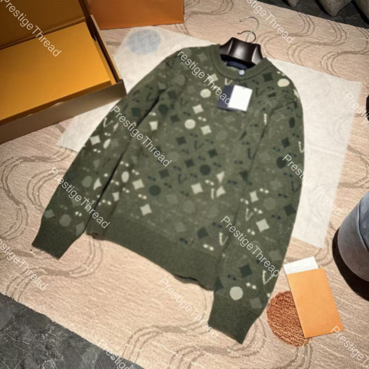 2026 Fall/Winter New Jacquard Crew Neck Wool Sweater with Vintage Letters and Gradient Designer Men's Sweaters Fashion Outfit