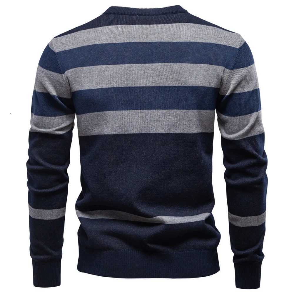 Men's Sweaters New autumn and winter European men's round neck sweater with fashionable plaid and trendy men's business casual sweate