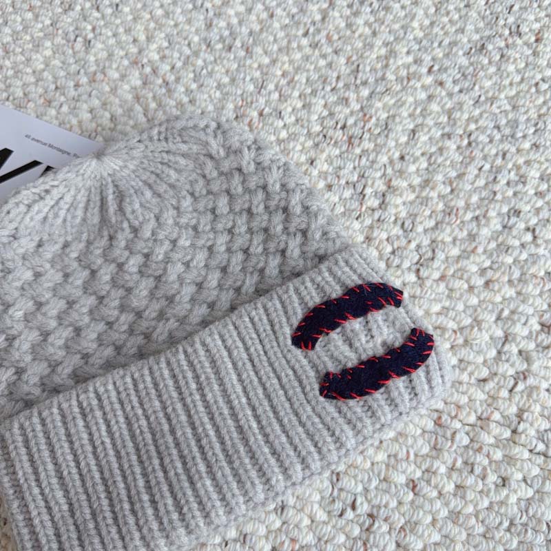 CC Winter Bonnet Designer Beanie Simple Classic Knitted Hat Loose Warm Wool Couple Same Style Fashionable Versatile Skull Cap