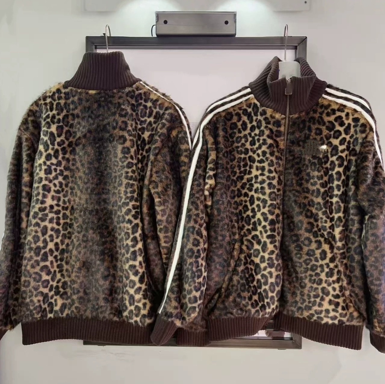 Women's Designer Plush Leopard Jacket Fashion Zip Up Windbreaker Stripe Coat Stand Collar Recycled Sport Outerwear