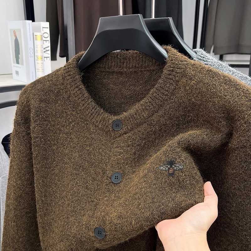 Men's Sweaters Men's Solid Color O-Neck Sweater Autumn New Long sl1d Knit Embroidery Print Cardigan Casual Exquisite Men's Wear D2610