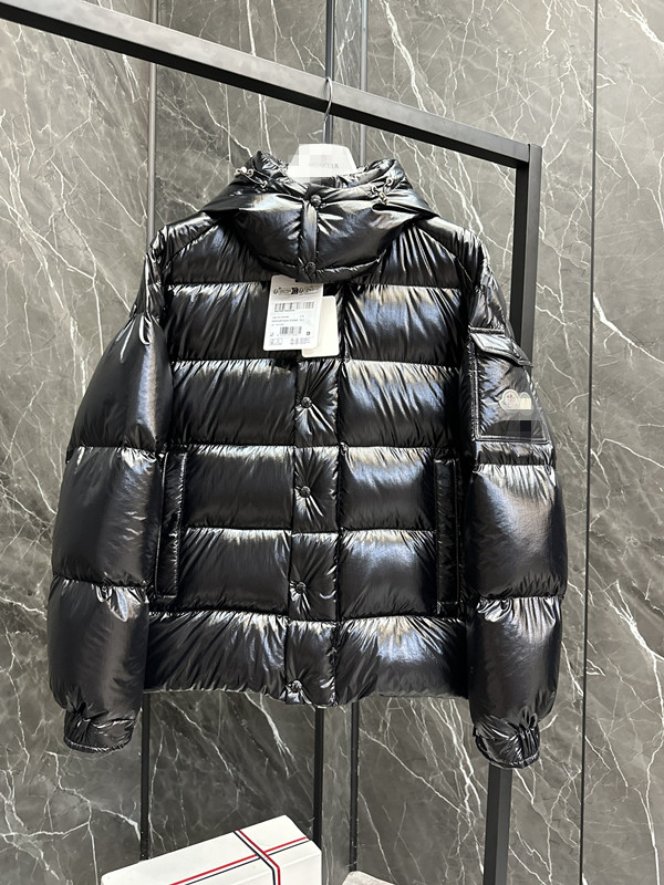 Pulls pour hommes manteau tricots vêtements de créateur automne et hiver à manches longues simple boutonnage coupe régulière haut à la mode