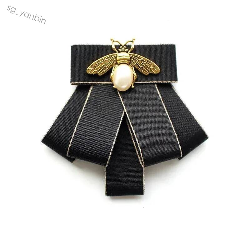 Tissu coréen noeud papillon broches femmes costume col de chemise perle cristal abeille épinglettes décontracté style britannique cravates bijoux