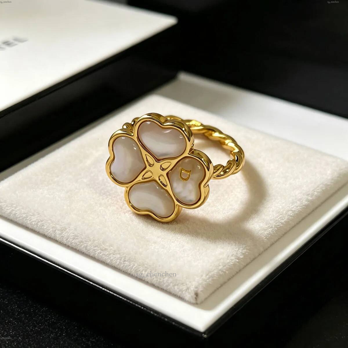 26 new models four leaf clover for women light luxury niche high end style mother of pearl rings popular on live streaming direct factory sales