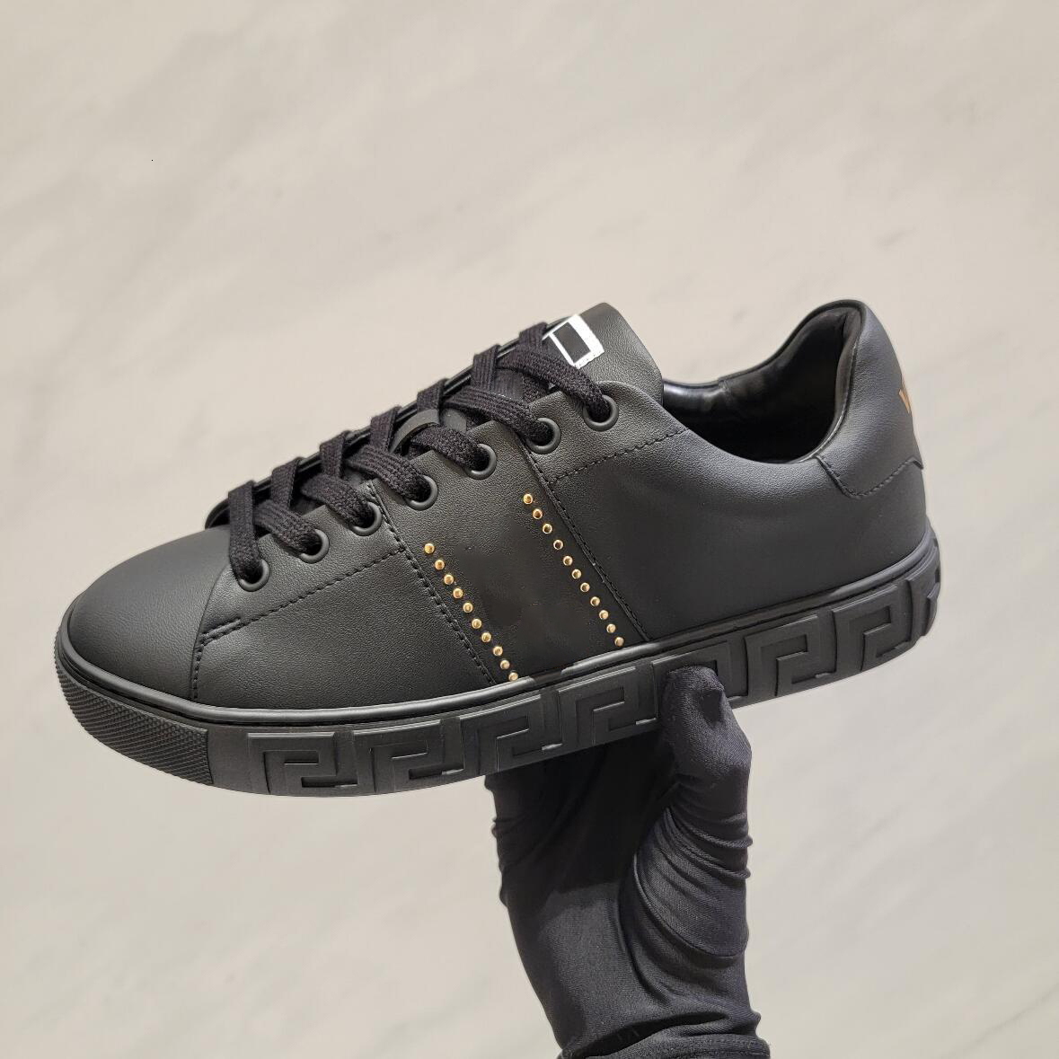 Designer High quality Genuine Leather Low-top sneakers Luxury everyday outfits comfortable casual shoes Men's Fashion Lace-up Party flats for S